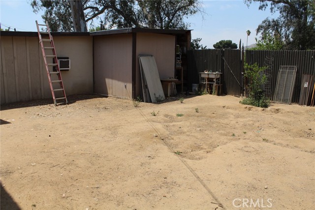 975 E CITRUS Street, Riverside CA: https://media.crmls.org/medias/ed5551a1-5ed9-415b-90f9-bfe2d0bfafd5.jpg