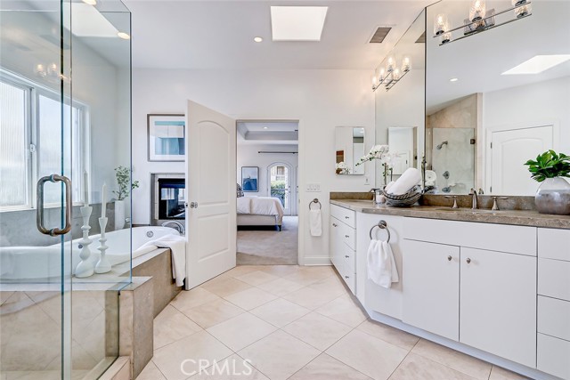 Detail Gallery Image 35 of 70 For 819 11th St, Manhattan Beach,  CA 90266 - 6 Beds | 5/2 Baths