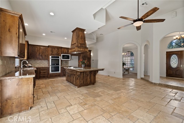 Detail Gallery Image 11 of 71 For 2112 Branch Creek, Bakersfield,  CA 93312 - 4 Beds | 2/1 Baths