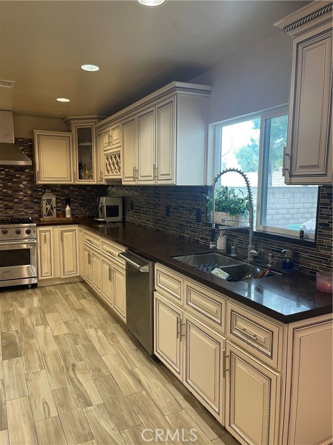 Detail Gallery Image 3 of 15 For 6548 Steven, San Bernardino,  CA 92407 - 4 Beds | 2 Baths