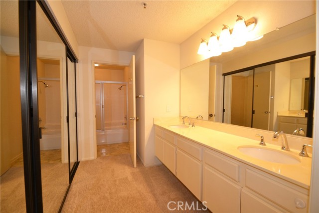 Detail Gallery Image 9 of 20 For 2559 Plaza Del Amo #211,  Torrance,  CA 90503 - 2 Beds | 2/1 Baths