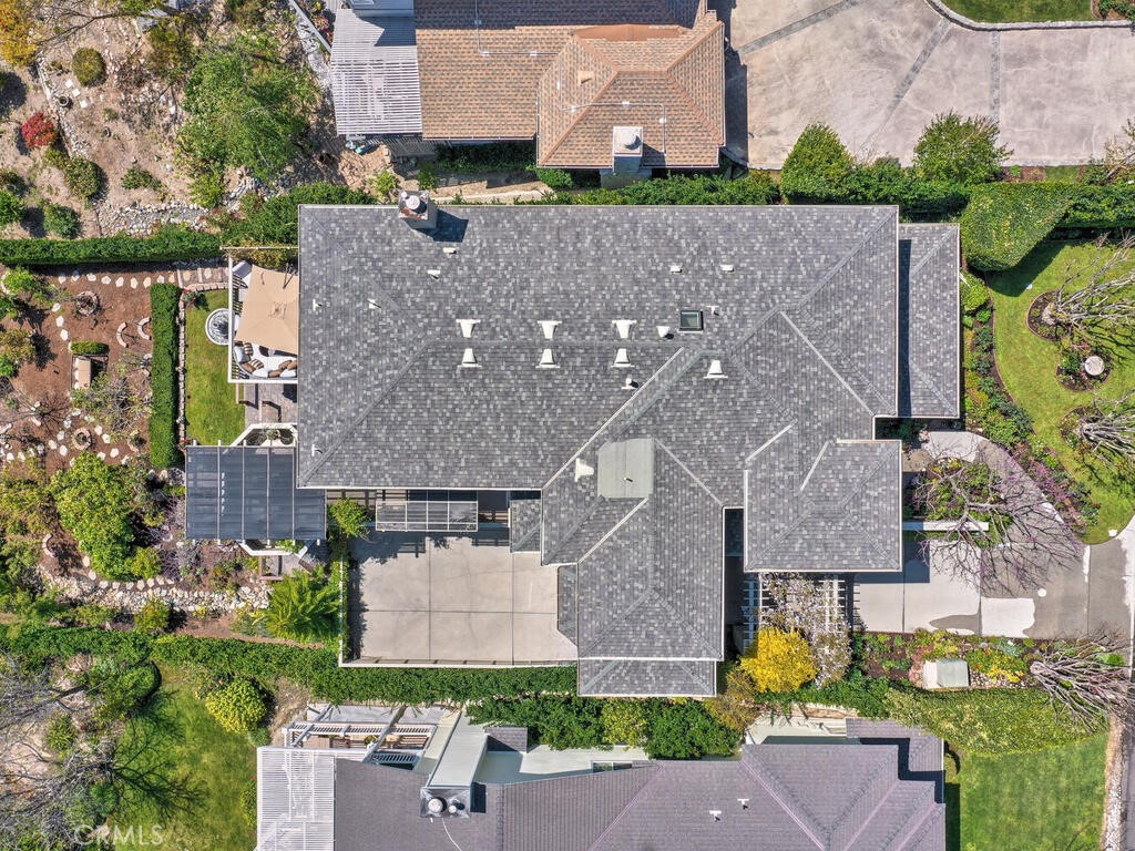 https://media.crmls.org/medias/ed584275-d339-4a20-87b8-a2720bea606d.jpg?preset=X-Large