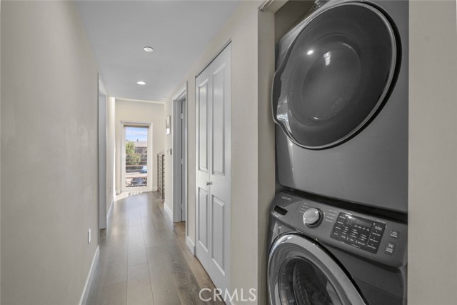 Detail Gallery Image 14 of 45 For 9237 Wakefield Ave #11,  Panorama City,  CA 91402 - 4 Beds | 3/1 Baths