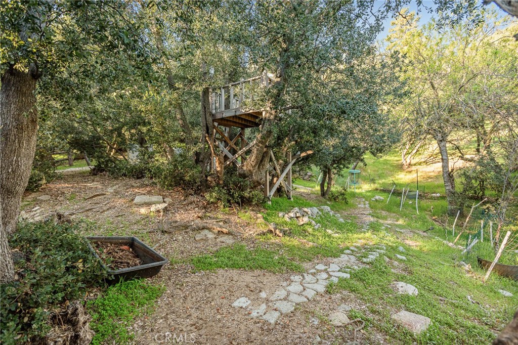 https://media.crmls.org/medias/ed593781-778e-4562-8ed1-e8708f570e3a.jpg?preset=X-Large