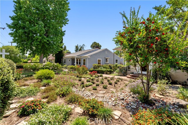 2042 E Crary Street, Pasadena CA: https://media.crmls.org/medias/ed59928b-1d22-4063-97ff-5cfd3a71c8cc.jpg