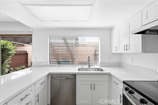 Detail Gallery Image 34 of 62 For 20120 Runnymede St #17,  Winnetka,  CA 91306 - 3 Beds | 2/1 Baths