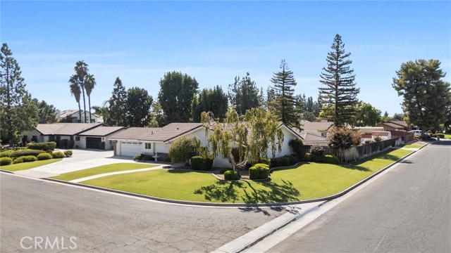 Detail Gallery Image 2 of 43 For 1519 Old Stage St, Bakersfield,  CA 93312 - 4 Beds | 2/1 Baths