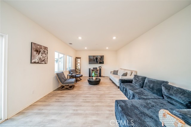 Detail Gallery Image 9 of 41 For 2003 Renata Dr, Perris,  CA 92571 - 4 Beds | 3 Baths