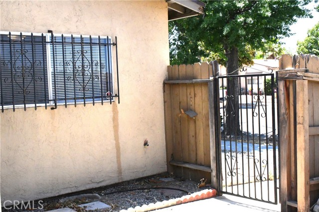 1956 Calle Arboleda, Hemet CA: https://media.crmls.org/medias/ed5abe06-a08a-411d-a06e-b1607e5eb505.jpg