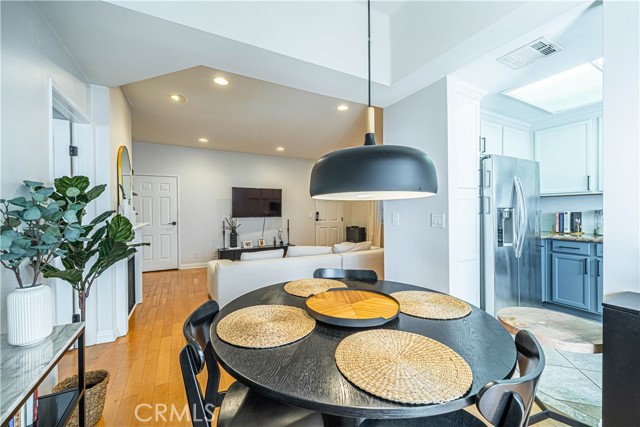 Detail Gallery Image 19 of 35 For 945 N Hudson Ave #104,  Los Angeles,  CA 90038 - 2 Beds | 2 Baths