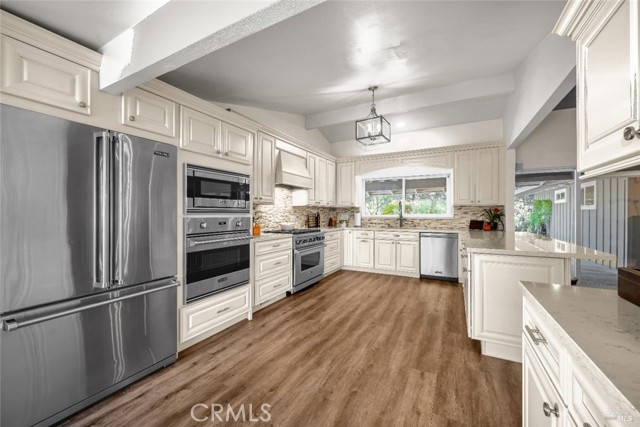 Detail Gallery Image 6 of 45 For 441 Vichy Hills Dr, Ukiah,  CA 95482 - 3 Beds | 3/1 Baths