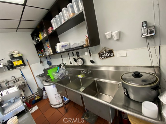20301 Ventura Boulevard, Woodland Hills CA: https://media.crmls.org/medias/ed5c0a89-2f0f-4616-a242-5bc64acb6537.jpg