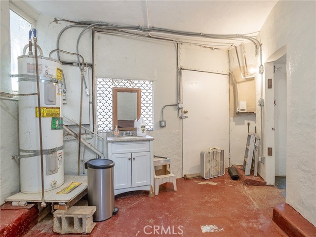 8618 La Tuna Canyon Road, Sun Valley CA: https://media.crmls.org/medias/ed5ca6fa-6d75-4787-85c2-2258fd6230f5.jpg