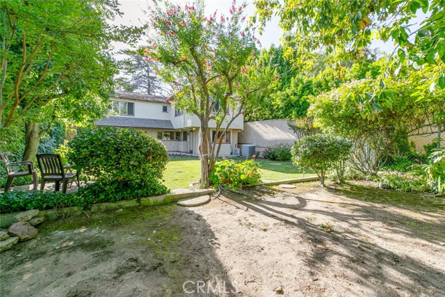 1558 Hillcrest Avenue, Glendale CA: https://media.crmls.org/medias/ed5d2f4e-9afc-4692-ac05-03918996e66c.jpg
