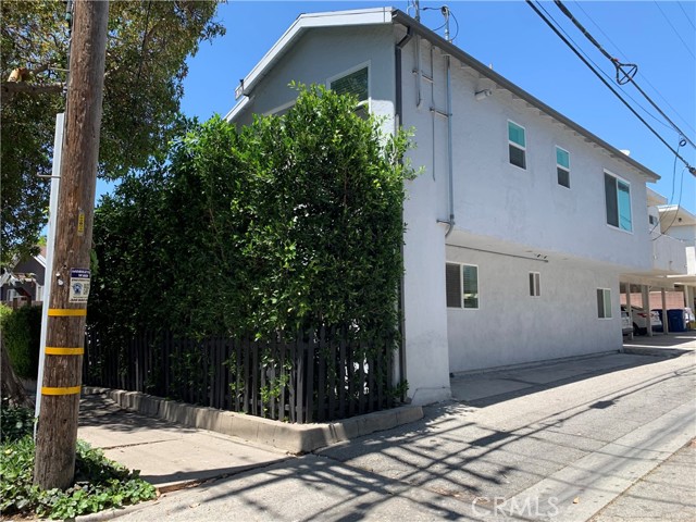 11565 Iowa Avenue, Los Angeles CA: https://media.crmls.org/medias/ed5d74ad-6928-4e4e-8145-d1091d3e414f.jpg