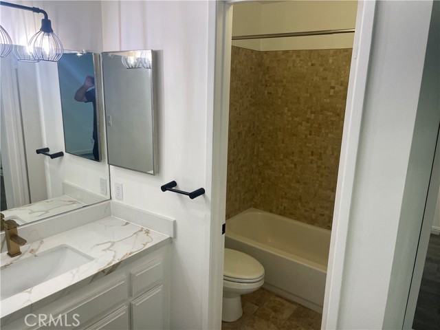 Detail Gallery Image 14 of 49 For 15511 Sherman Way, Van Nuys,  CA 91406 - 3 Beds | 2 Baths