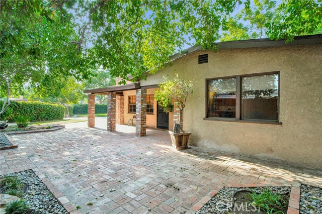 8666 Keokuk Avenue, Winnetka CA: https://media.crmls.org/medias/ed5f37e7-0af6-41f9-b95f-d306f489e49f.jpg