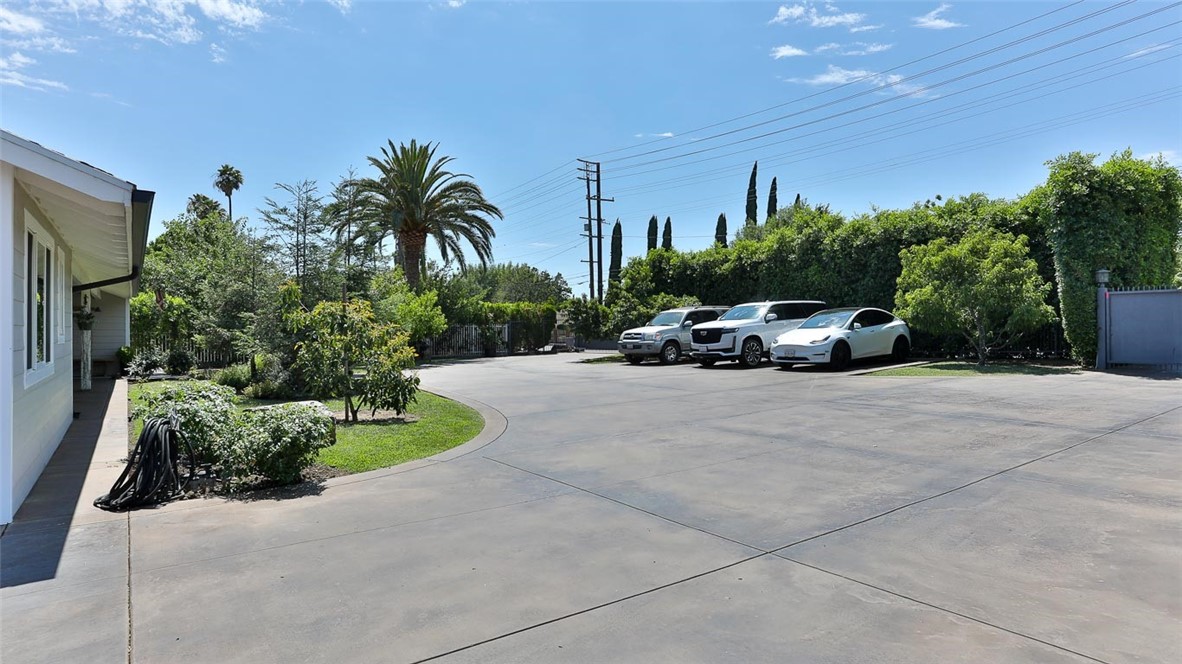 Detail Gallery Image 6 of 30 For 14158 Hubbard St, Sylmar,  CA 91342 - 4 Beds | 3 Baths