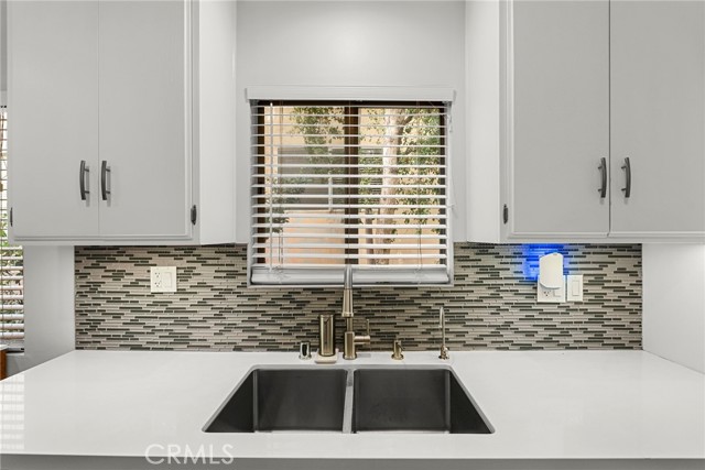 Detail Gallery Image 7 of 24 For 1045 N Kings Rd #107,  West Hollywood,  CA 90069 - 2 Beds | 2 Baths