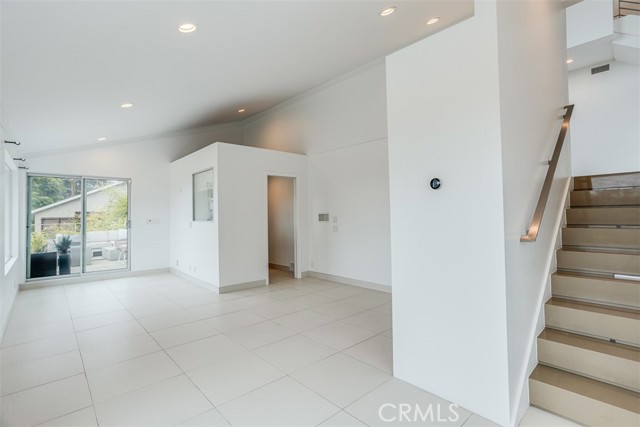 11354 Sunshine Terrace, Studio City CA: https://media.crmls.org/medias/ed622fd8-634d-4a5e-bde2-8964a038ce4f.jpg