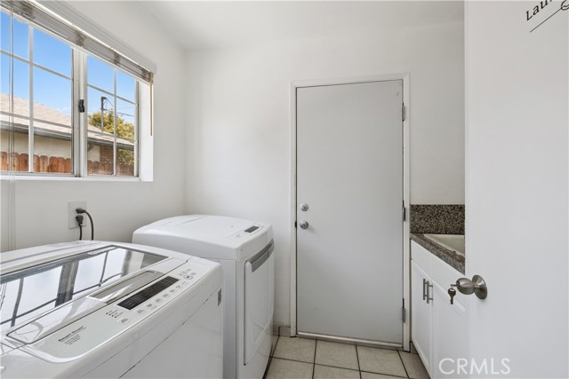 18627 Arminta Street, Reseda CA: https://media.crmls.org/medias/ed627f9d-8bc8-4473-94cc-ac36442f2b36.jpg