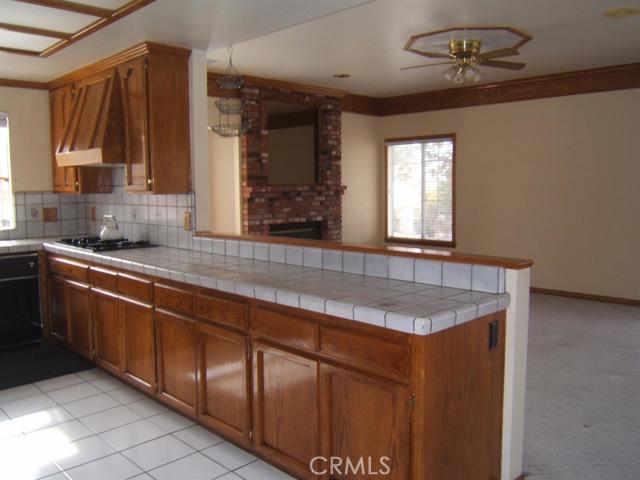 Detail Gallery Image 5 of 31 For 16342 Ridge View Dr, Apple Valley,  CA 92307 - 4 Beds | 2/1 Baths