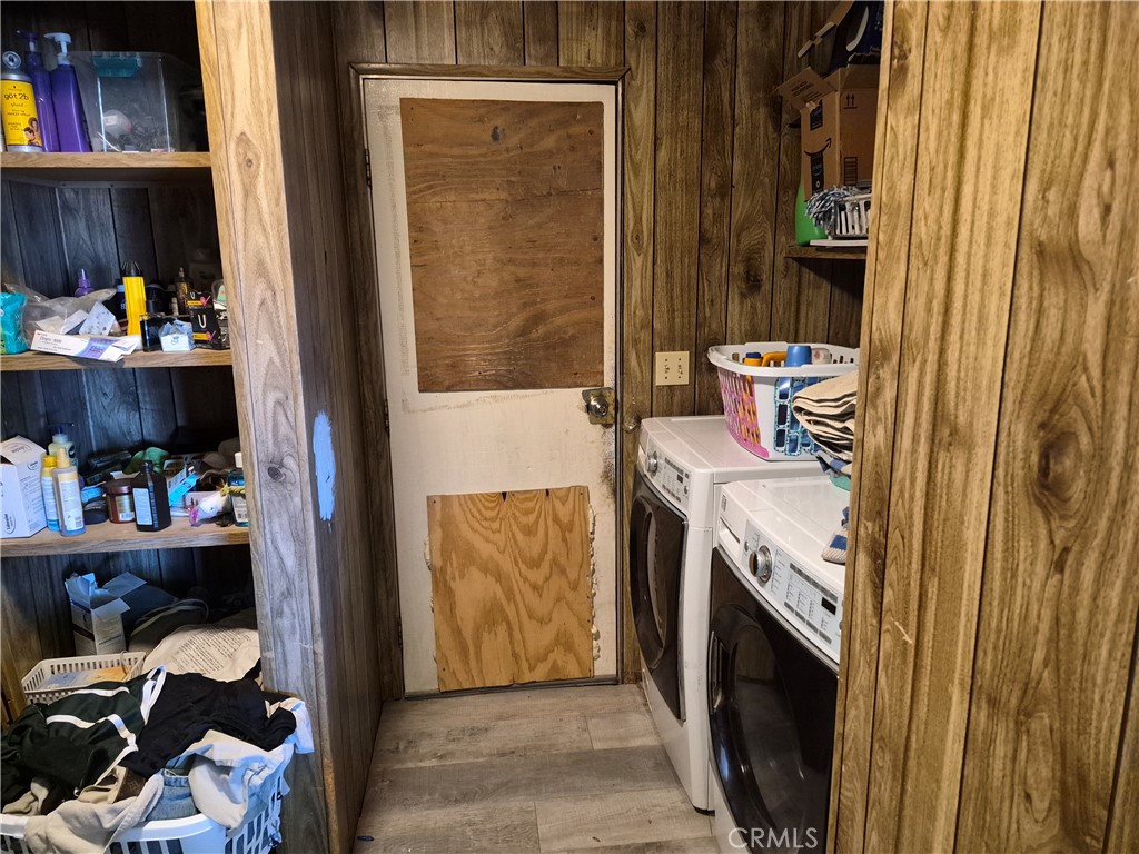 https://media.crmls.org/medias/ed62ce93-66ca-4de6-a942-f65a17380636.jpg?preset=X-Large