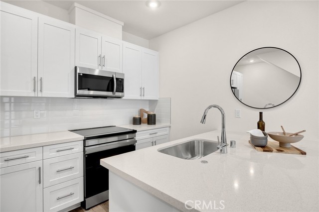 Detail Gallery Image 14 of 51 For 1954 Avenida Del Sol, Placentia,  CA 92870 - 1 Beds | 1/1 Baths