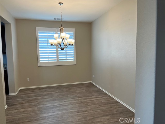 Detail Gallery Image 11 of 41 For 15182 Paseo Verde, Victorville,  CA 92394 - 4 Beds | 3 Baths