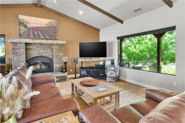 4525 Buena Vista Drive, Paso Robles CA: https://media.crmls.org/medias/ed659fd3-5e6e-42cd-a39e-c9d695d983f2.jpg