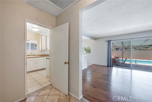 428 S Rosalinda Avenue, Azusa CA: https://media.crmls.org/medias/ed666428-a375-44c9-8f6a-3d8d98c4d7db.jpg