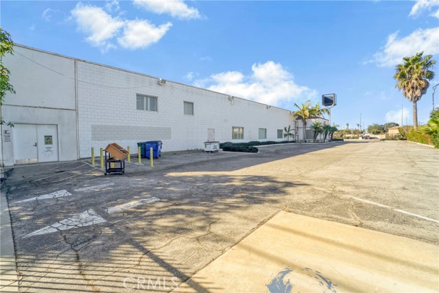 994 South La Brea Avenue, Inglewood, California 90301, ,Commercial Lease,For Rent,994 South La Brea Avenue,CRSB25022780