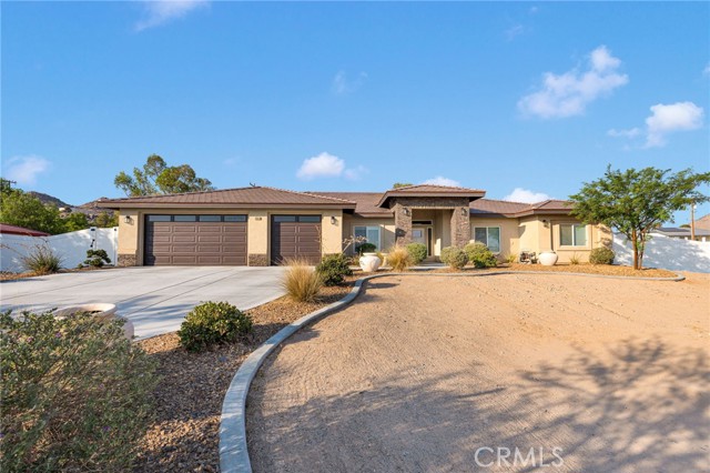 18950 Pachappa Road, Apple Valley CA: https://media.crmls.org/medias/ed673a2d-65ba-4a68-9281-ea692dde897f.jpg
