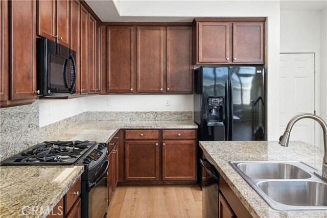 Detail Gallery Image 15 of 52 For 28648 Pietro Dr, Valencia,  CA 91354 - 3 Beds | 3 Baths