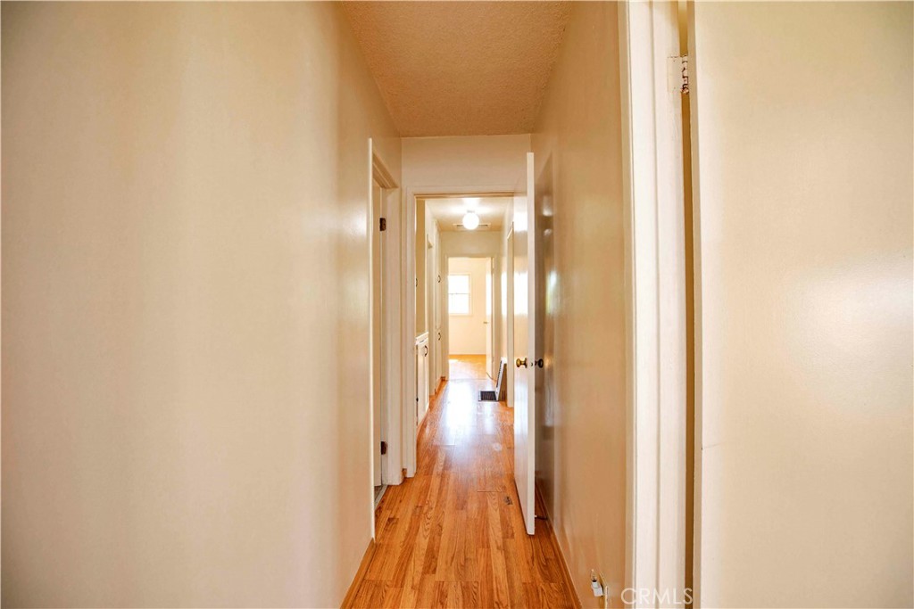 https://media.crmls.org/medias/ed67ee53-1125-485a-8a58-b2dd80d9e81a.jpg?preset=X-Large