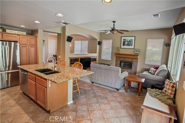 17334 Sierra Sunrise Lane, Canyon Country CA: https://media.crmls.org/medias/ed6901cb-325e-4857-8f12-867b6d2aabf2.jpg
