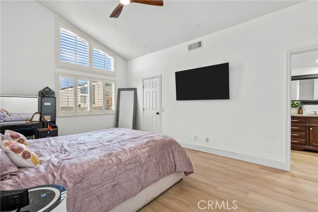 Detail Gallery Image 36 of 50 For 23121 Yvette Ln, Valencia,  CA 91355 - 3 Beds | 3 Baths