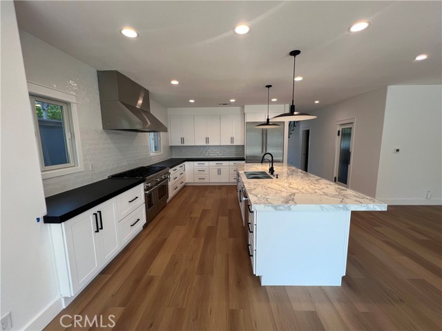 2517 Fairway Drive, Costa Mesa CA: https://media.crmls.org/medias/ed69e3c0-d5ac-4889-833f-65ad09cbc73f.jpg