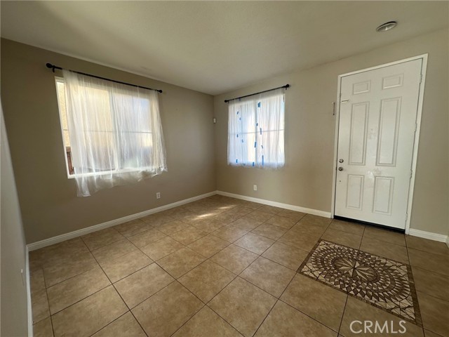 Detail Gallery Image 3 of 21 For 10166 Jennifer Ave, Hesperia,  CA 92345 - 4 Beds | 3 Baths