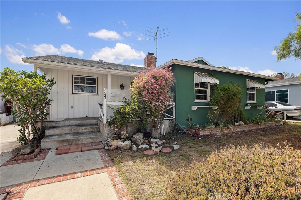 3242 Torrance Boulevard