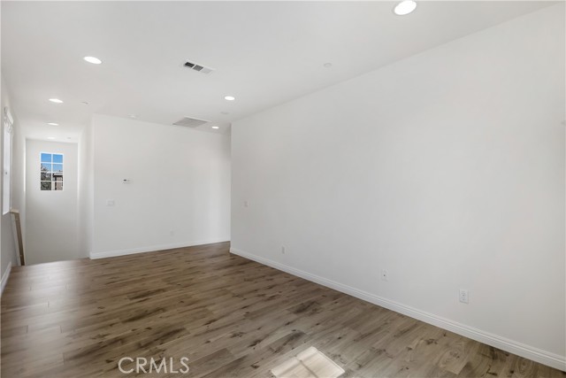 309 W Via Rua Flores, Ontario CA: https://media.crmls.org/medias/ed6c5f3b-0c45-4ad6-8583-a6a0e1bdfd2a.jpg
