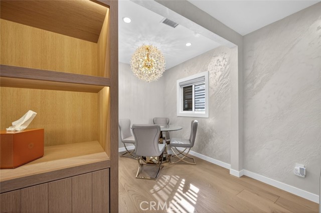 Detail Gallery Image 12 of 64 For 4926 Greenbush Ave, Sherman Oaks,  CA 91423 - 4 Beds | 3 Baths