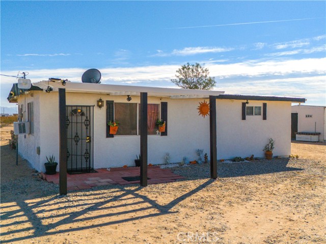 Detail Gallery Image 1 of 58 For 81412 Picadilly Rd, Twentynine Palms,  CA 92277 - 2 Beds | 1 Baths