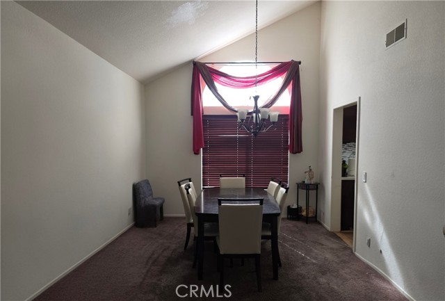 6742 N Chason Way, San Bernardino CA: https://media.crmls.org/medias/ed6dab83-b2cd-4edc-8c21-a5d2e5c329f4.jpg