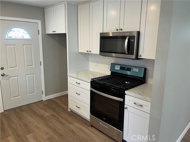 9335 Chimney Rock Lane, El Cajon CA: https://media.crmls.org/medias/ed6e7162-341d-418a-af2e-abdf70dec880.jpg
