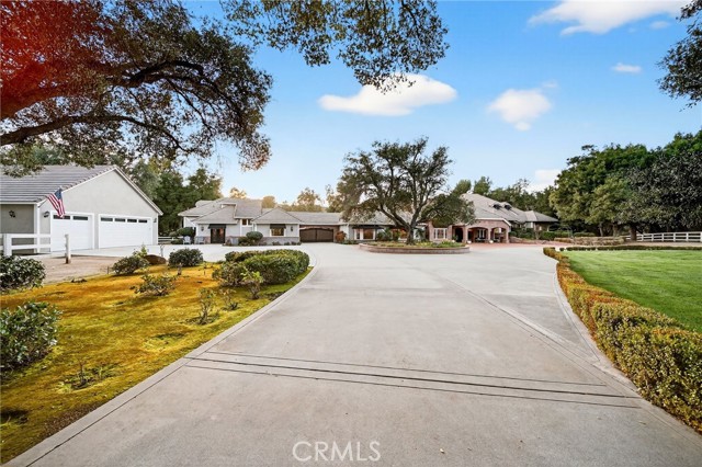 Detail Gallery Image 6 of 75 For 40833 Calle Bandido, Murrieta,  CA 92562 - 8 Beds | 7/2 Baths