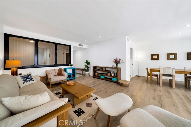 Detail Gallery Image 9 of 37 For 7259 Hillside Ave #102,  Los Angeles,  CA 90046 - 2 Beds | 2 Baths