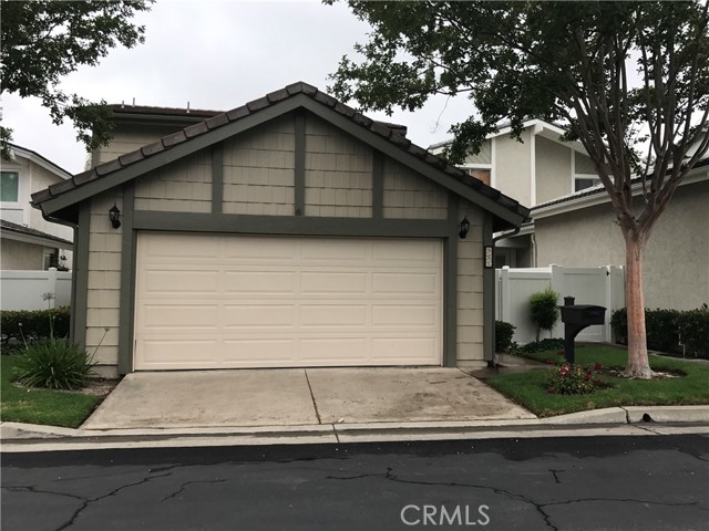 Detail Gallery Image 3 of 52 For 951 S Park Rim Cir, Anaheim Hills,  CA 92807 - 3 Beds | 2 Baths
