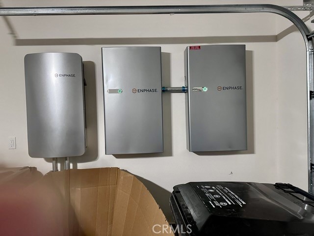 https://media.crmls.org/medias/ed6f914c-5e6c-4dfc-80f2-5d54021ed889.jpg?preset=X-Large