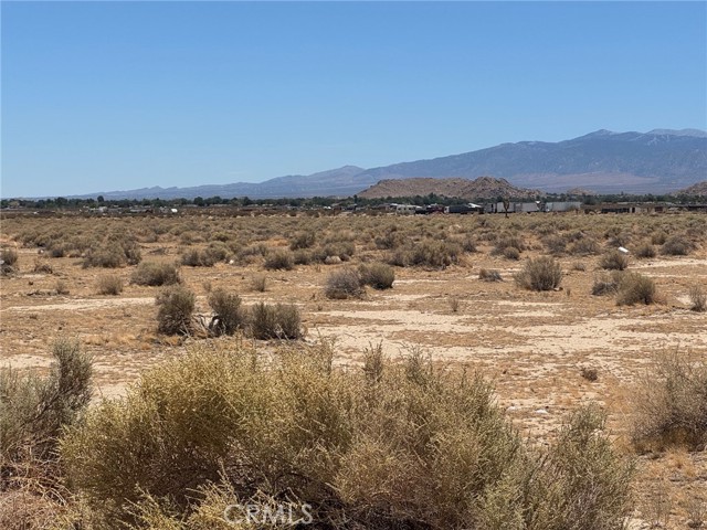 0 E Avenue M, Lake Los Angeles CA: https://media.crmls.org/medias/ed6fd690-a856-477f-af8d-c625c81f35bd.jpg